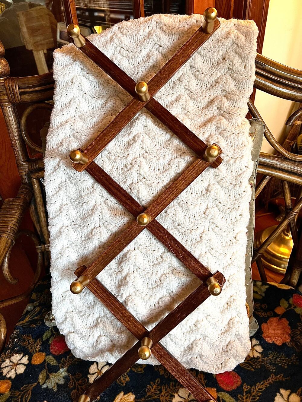 Solid Wood Accordion Rack, Dark with Gold Pegs